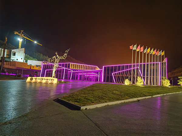 城市亮化是现代城市建设的重要组成部分，它不仅可以美化城市的夜景，还能提升城市的整体形象。随着科技的不断进步，城市亮化也得到了更多的关注和创新。本文将介绍一些关于城市亮化的创意和技术，帮助读者了解谢通门城市亮化的重要性以及如何进行谢通门城市亮化的规划和实施。