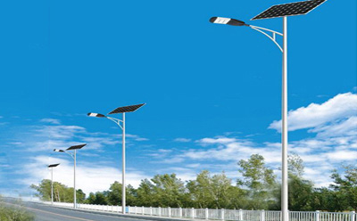 农村道路装谢通门太阳能路灯选多大瓦数实测